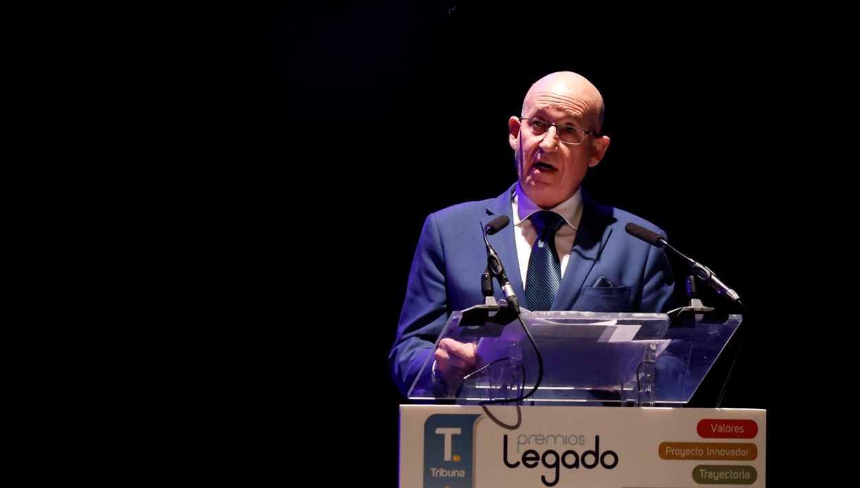 Mesonero anuncia un canal propio de contenidos audiovisuales durante la Gala de los Premios Legado en Ávila